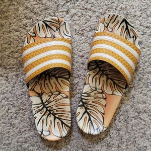 💖Adidas tropical sliders💛